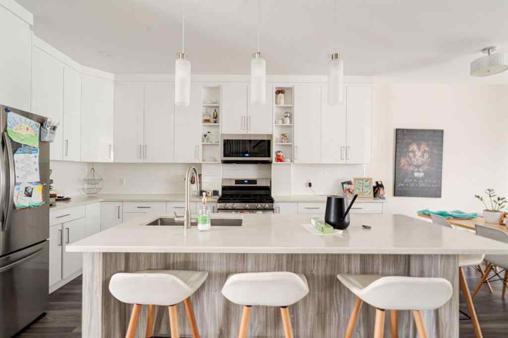 MLS® A2249296 - 2020 40 Street SE in Forest Lawn Calgary, Residential