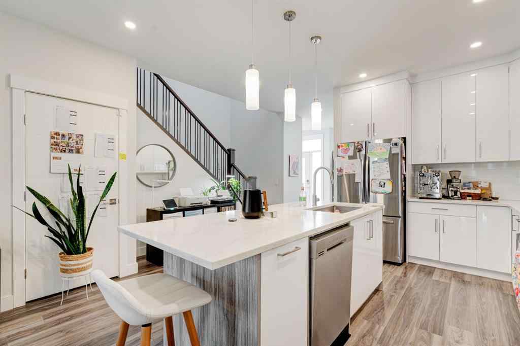 MLS® A2249296 - 2020 40 Street SE in Forest Lawn Calgary, Residential