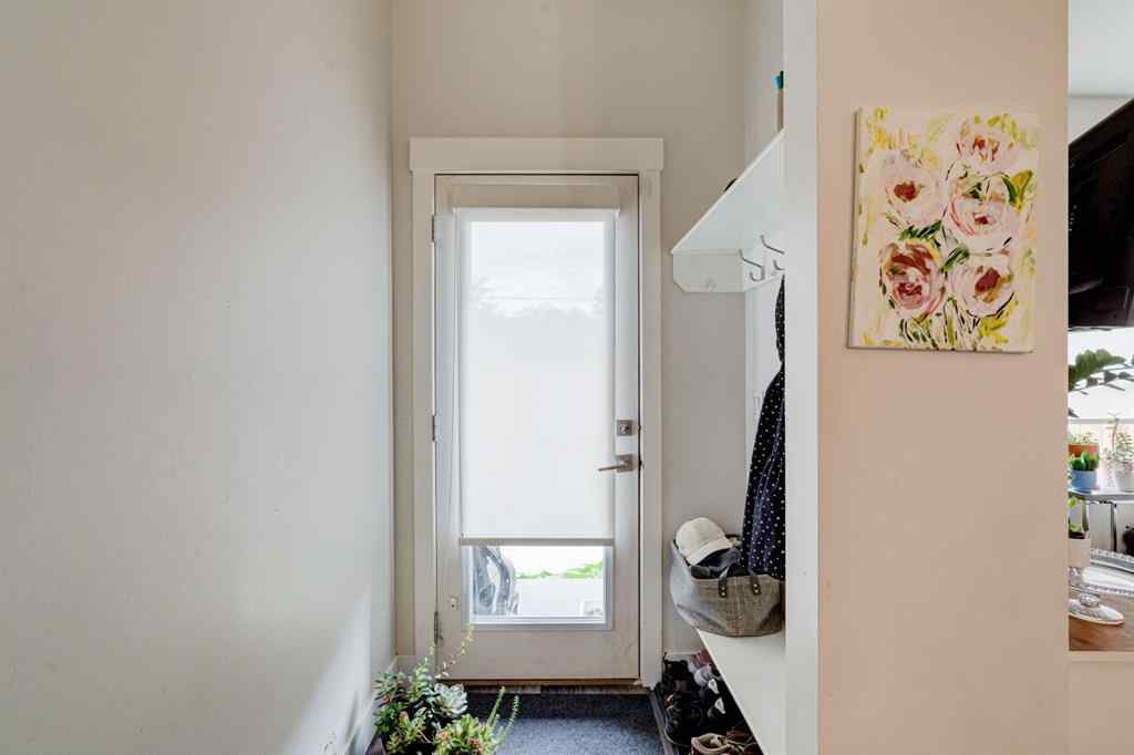 MLS® A2249296 - 2020 40 Street SE in Forest Lawn Calgary, Residential