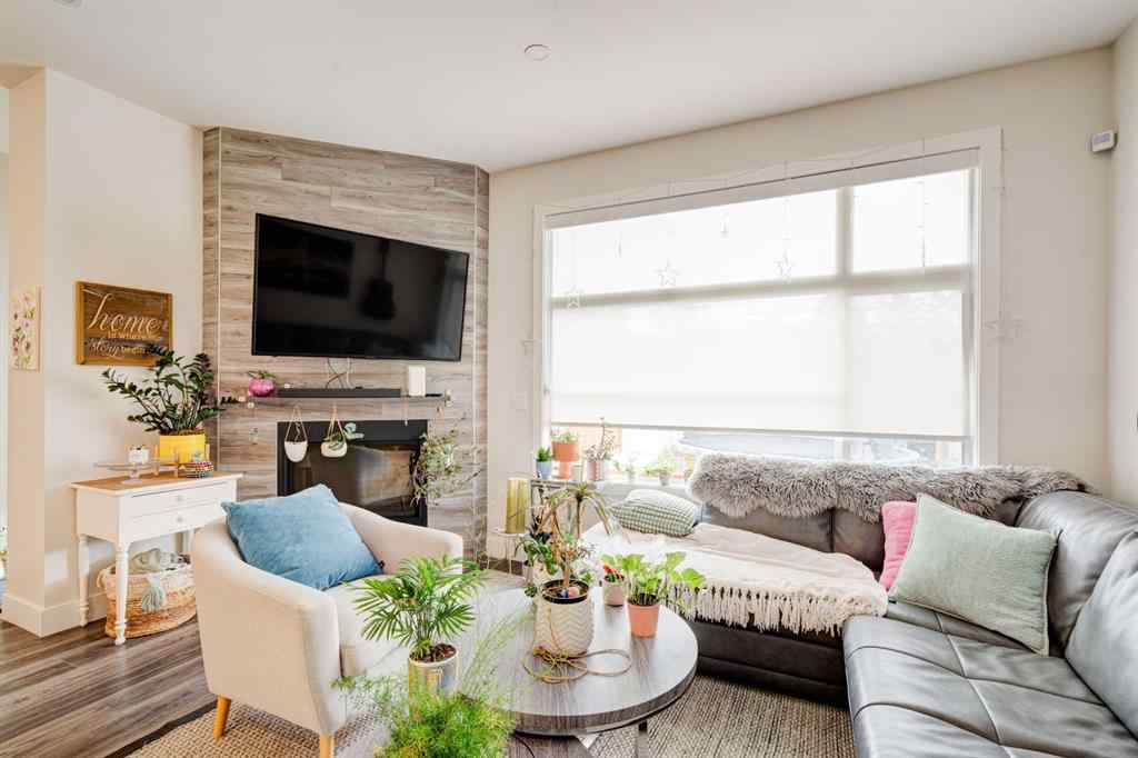 MLS® A2249296 - 2020 40 Street SE in Forest Lawn Calgary, Residential