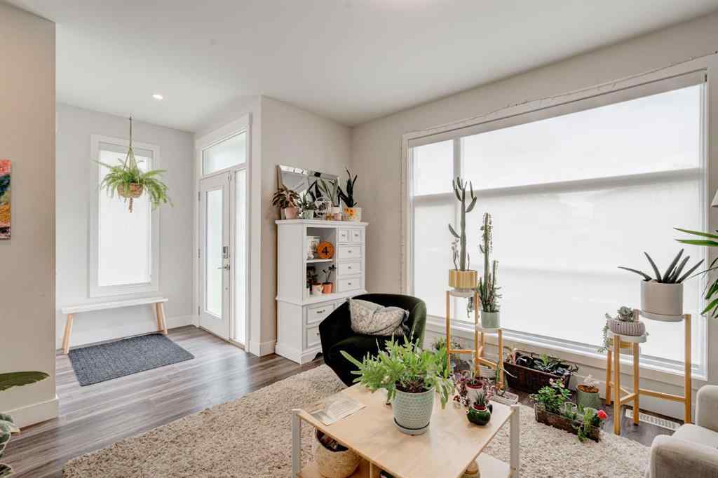 MLS® A2249296 - 2020 40 Street SE in Forest Lawn Calgary, Residential