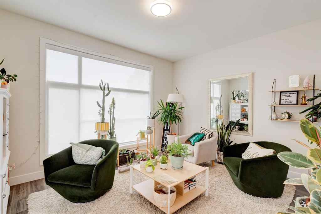 MLS® A2249296 - 2020 40 Street SE in Forest Lawn Calgary, Residential