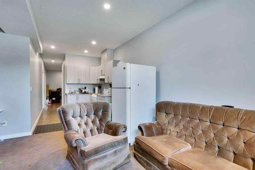 MLS® A2249316 - 2034 44 Street SE in Forest Lawn Calgary, Residential