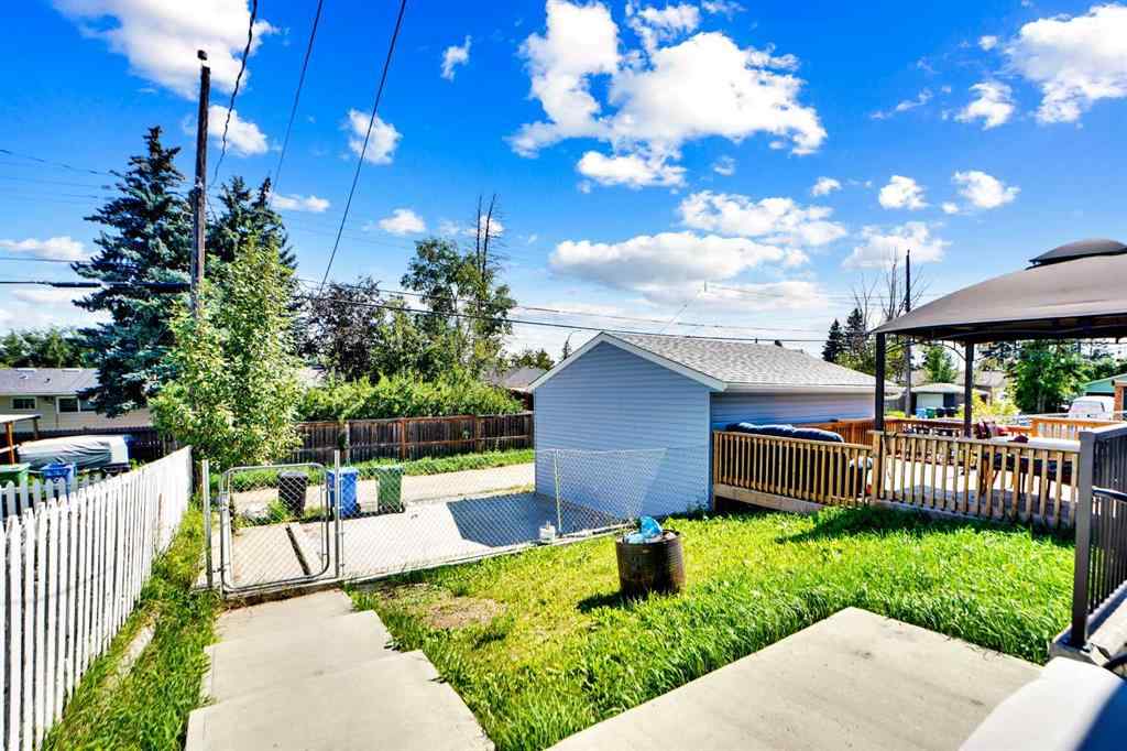 MLS® A2249316 - 2034 44 Street SE in Forest Lawn Calgary, Residential