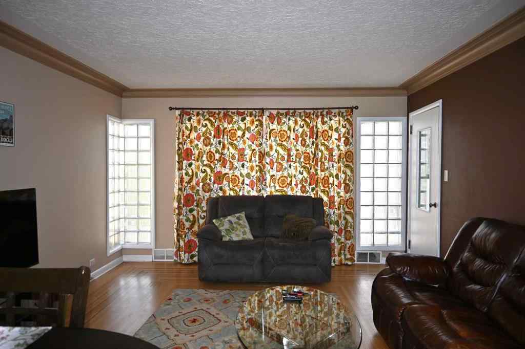MLS® A2249321 - 11946 20 Avenue  in NONE Blairmore, Residential