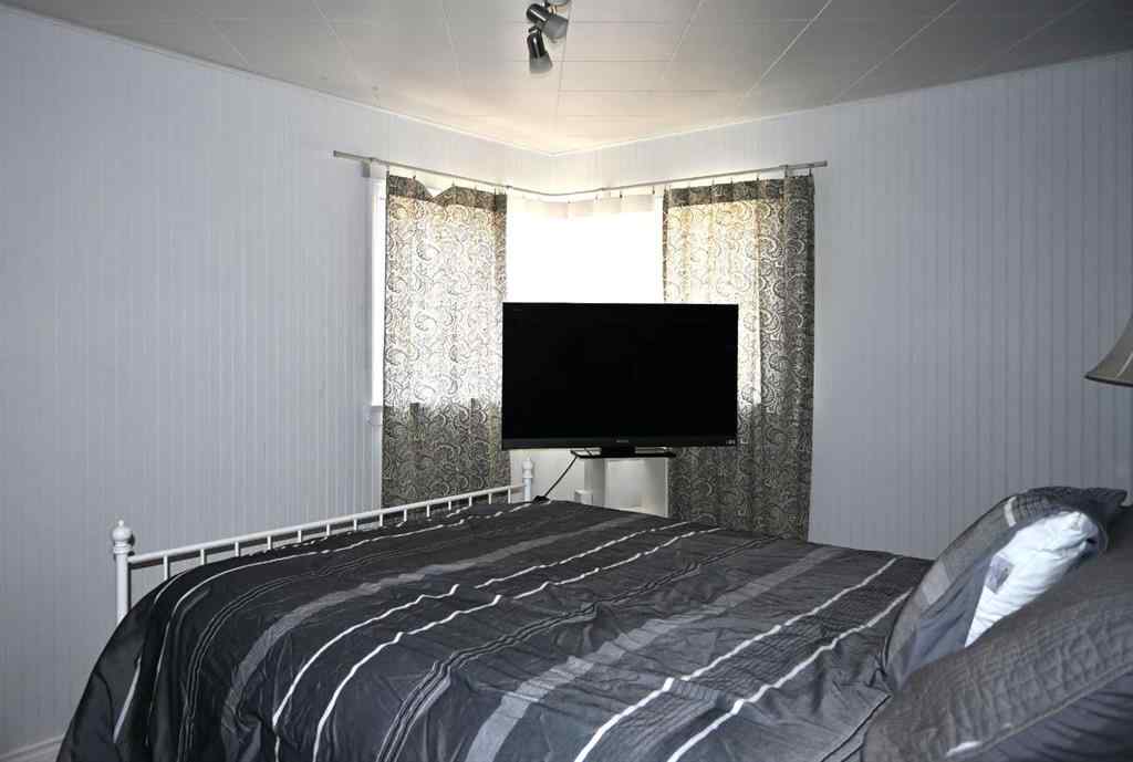 MLS® A2249321 - 11946 20 Avenue  in NONE Blairmore, Residential
