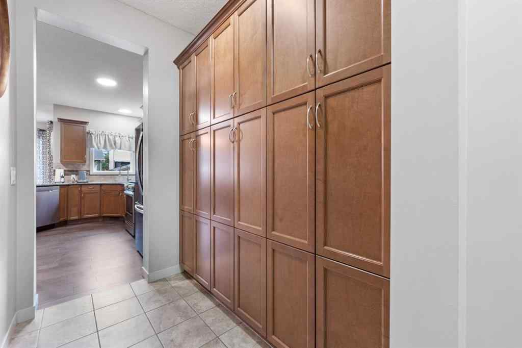 MLS® A2249328 - 7 Westridge Green  in Westridge Okotoks, Residential