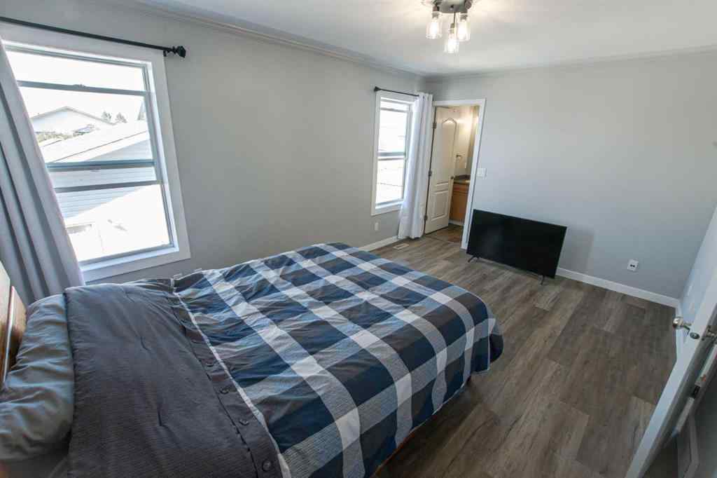 MLS® A2249339 - 10746 72 Avenue  in Mission Heights Grande Prairie, Residential