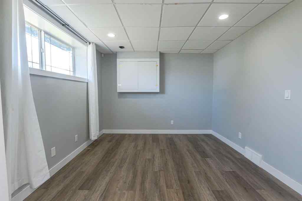 MLS® A2249339 - 10746 72 Avenue  in Mission Heights Grande Prairie, Residential