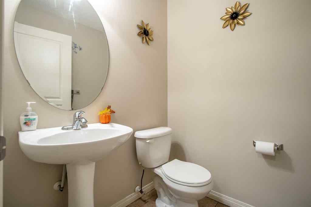 MLS® A2249344 - 15 Kingsland Way SE in Kings Heights Airdrie, Residential