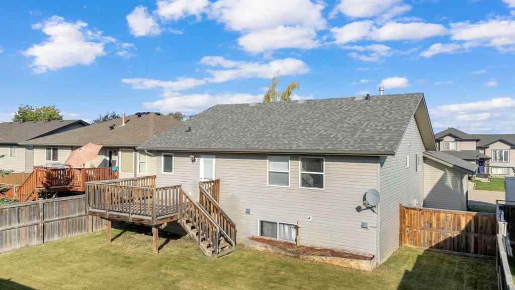 MLS® A2249348 - 7 Firdale Close  in Fox Run Sylvan Lake, Residential