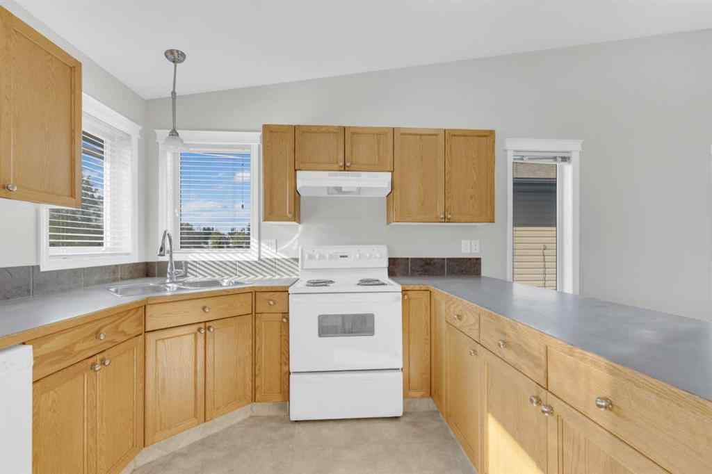 MLS® A2249348 - 7 Firdale Close  in Fox Run Sylvan Lake, Residential