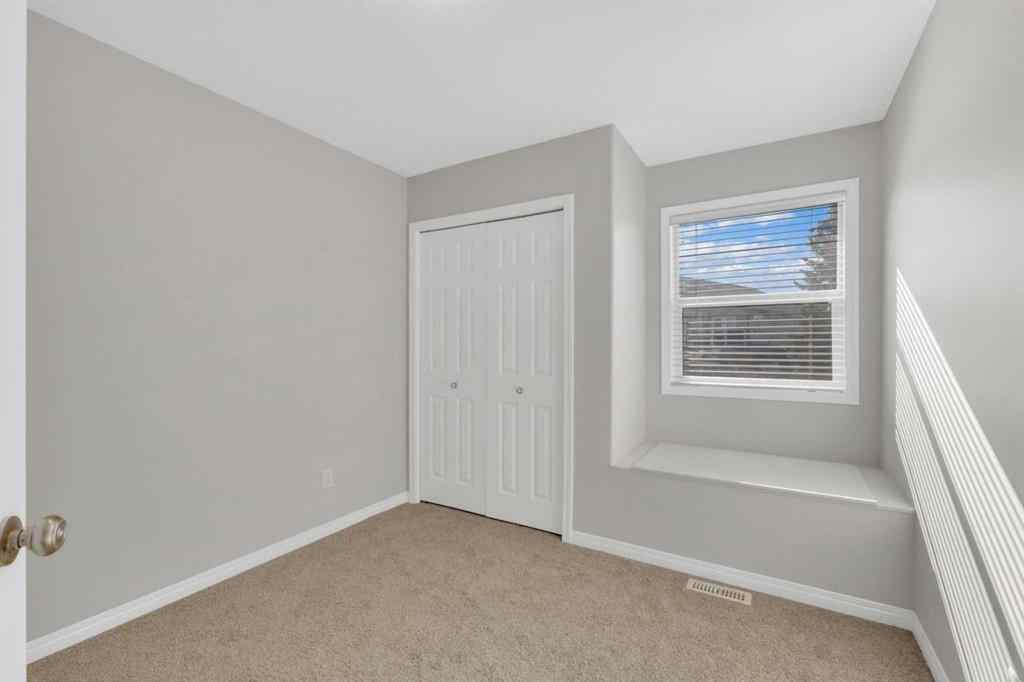MLS® A2249348 - 7 Firdale Close  in Fox Run Sylvan Lake, Residential