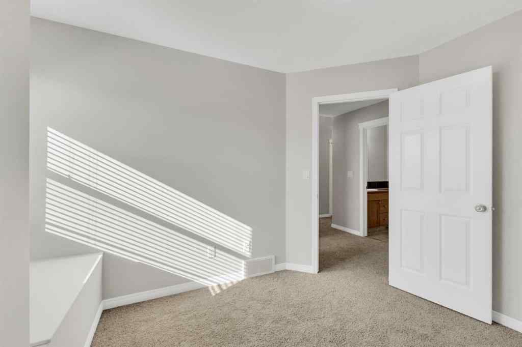 MLS® A2249348 - 7 Firdale Close  in Fox Run Sylvan Lake, Residential