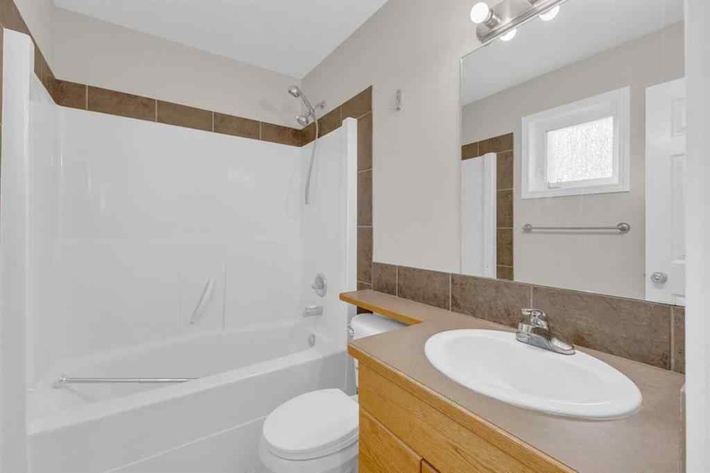 MLS® A2249348 - 7 Firdale Close  in Fox Run Sylvan Lake, Residential