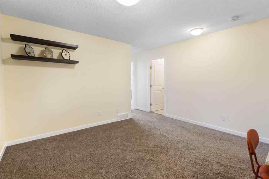 MLS® A2249353 - 90 Evansridge Crescent NW in Evanston Calgary, Residential