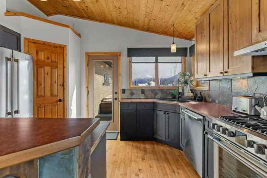 MLS® A2249361 - 101 Wapiti Close  in Eagle Terrace Canmore, Residential