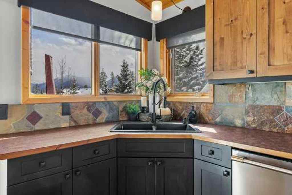 MLS® A2249361 - 101 Wapiti Close  in Eagle Terrace Canmore, Residential