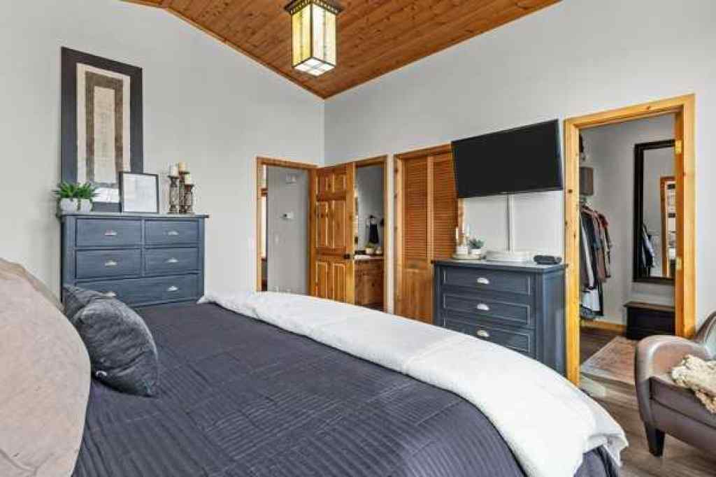 MLS® A2249361 - 101 Wapiti Close  in Eagle Terrace Canmore, Residential