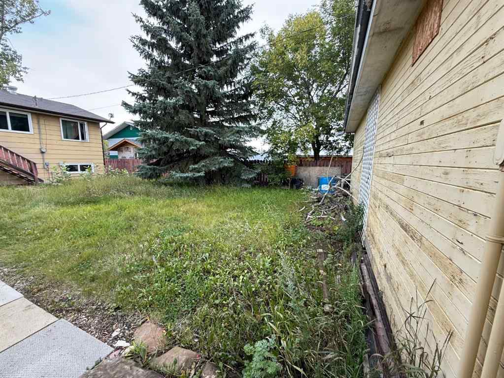 MLS® A2249385 - 4813 50 Street  in NONE Clive, Residential