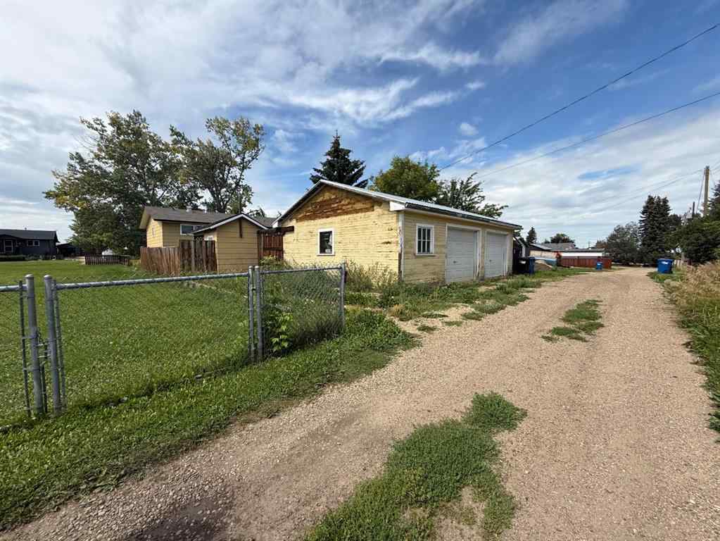 MLS® A2249385 - 4813 50 Street  in NONE Clive, Residential