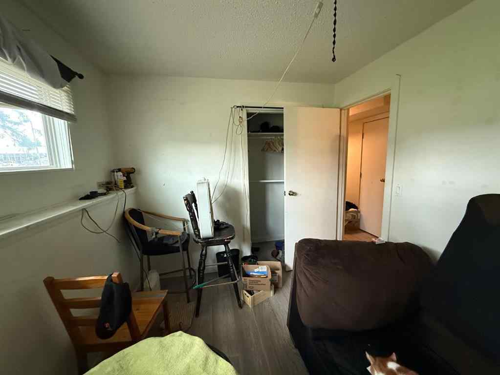 MLS® A2249385 - 4813 50 Street  in NONE Clive, Residential