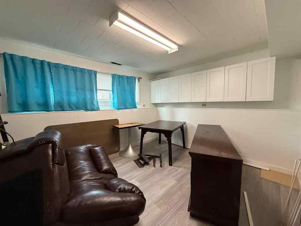 MLS® A2249385 - 4813 50 Street  in NONE Clive, Residential