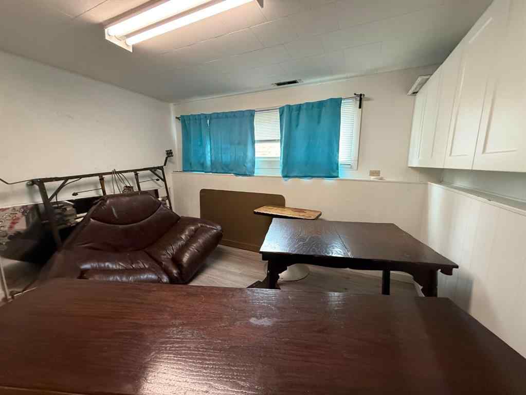 MLS® A2249385 - 4813 50 Street  in NONE Clive, Residential