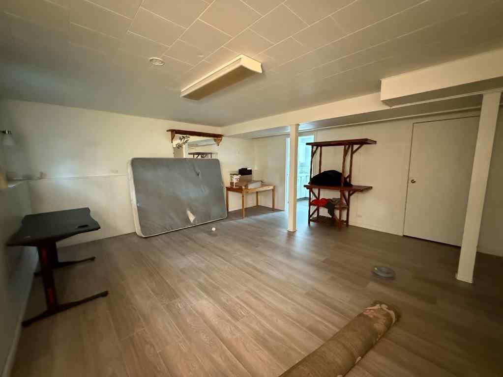 MLS® A2249385 - 4813 50 Street  in NONE Clive, Residential