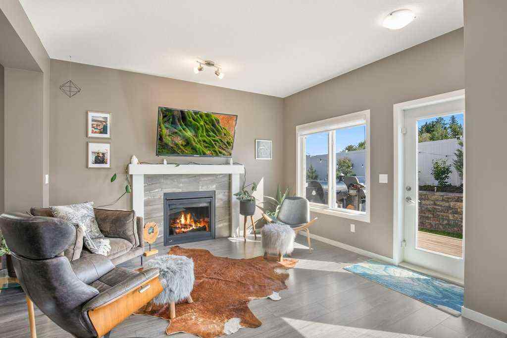 MLS® A2249387 - 38 Cole Way  in Crestview Sylvan Lake, Residential
