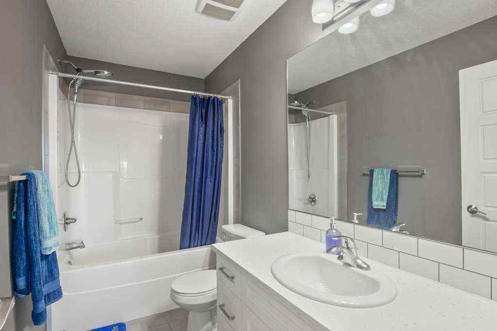 MLS® A2249387 - 38 Cole Way  in Crestview Sylvan Lake, Residential