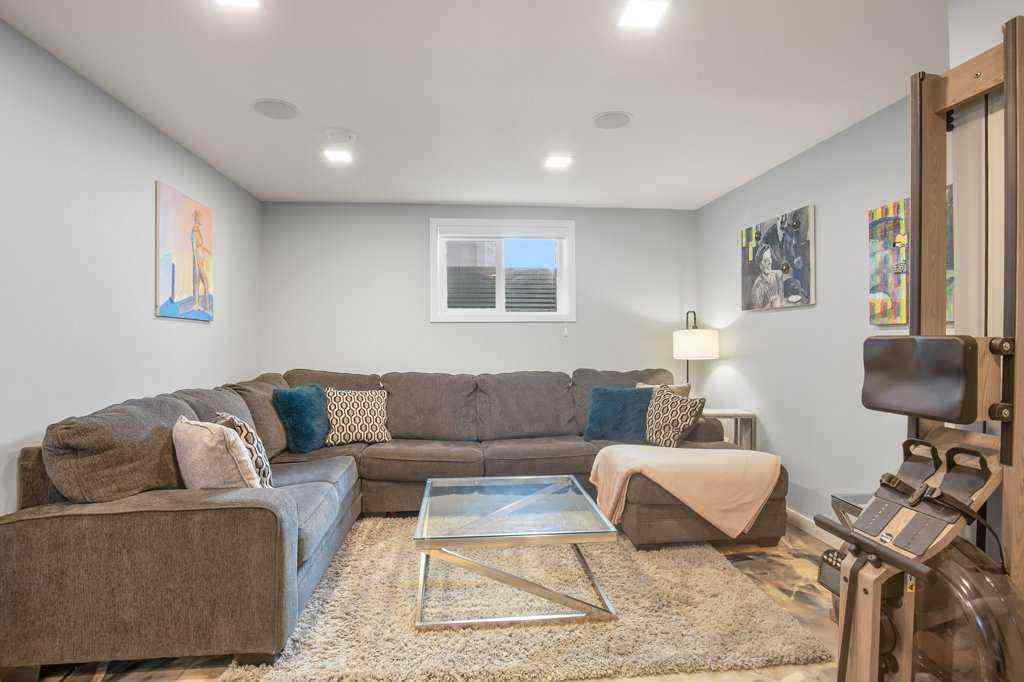 MLS® A2249387 - 38 Cole Way  in Crestview Sylvan Lake, Residential