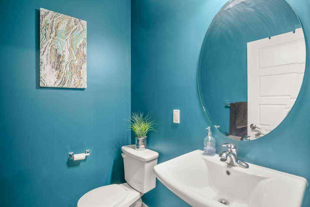 MLS® A2249387 - 38 Cole Way  in Crestview Sylvan Lake, Residential