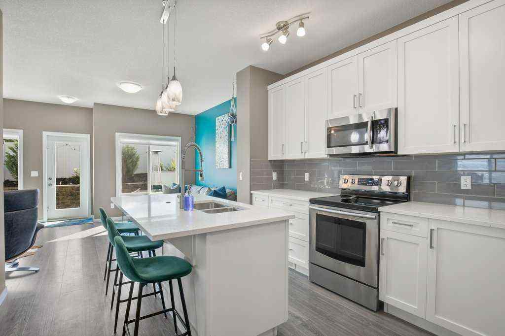 MLS® A2249387 - 38 Cole Way  in Crestview Sylvan Lake, Residential