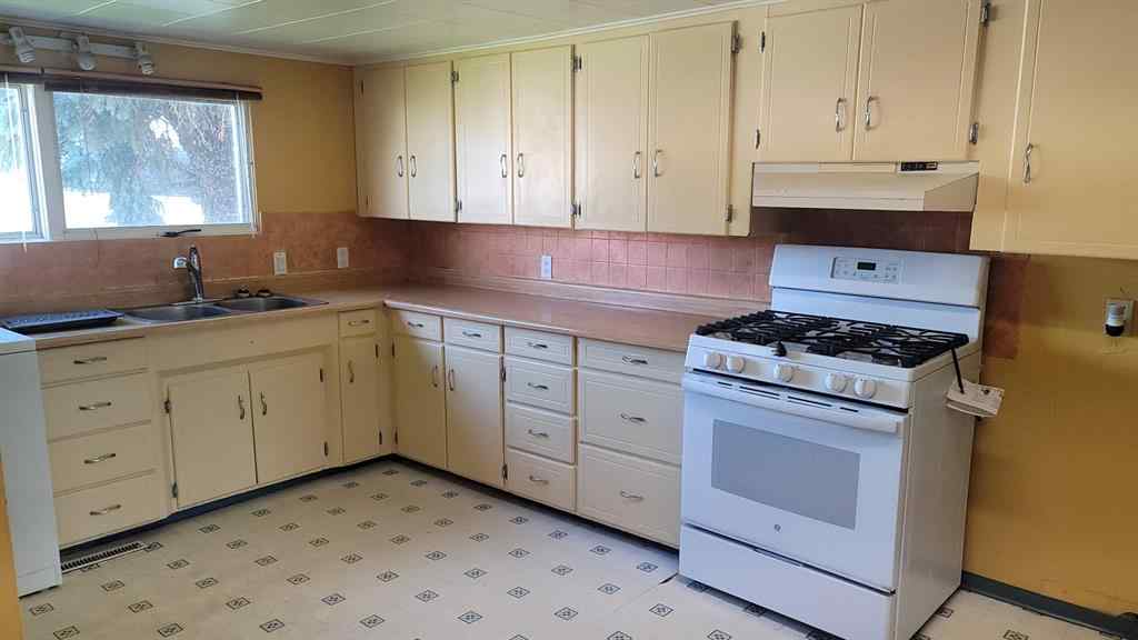 MLS® A2249390 - 5102 49 Street  in NONE Castor, Residential