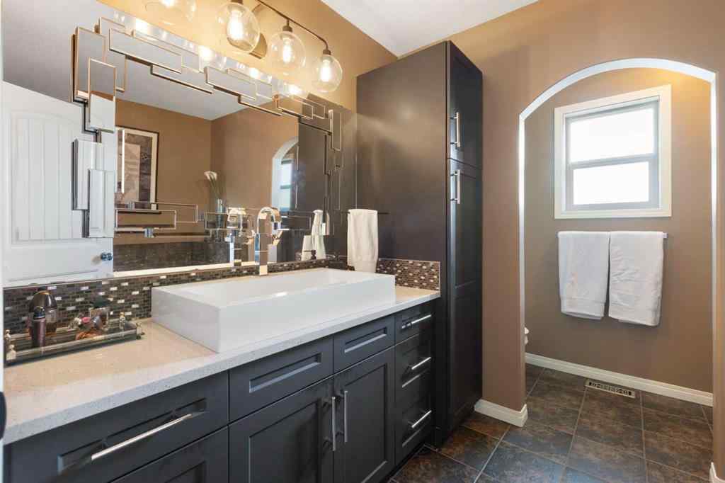 MLS® A2249393 - 164 Hillcrest Boulevard  in Hillview Estates Strathmore, Residential
