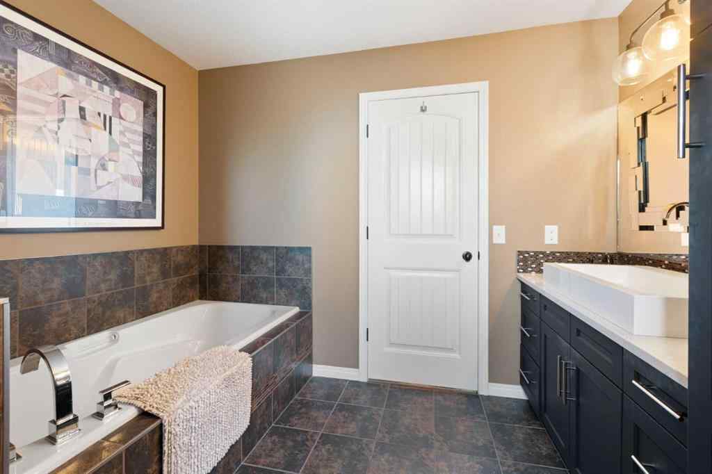 MLS® A2249393 - 164 Hillcrest Boulevard  in Hillview Estates Strathmore, Residential