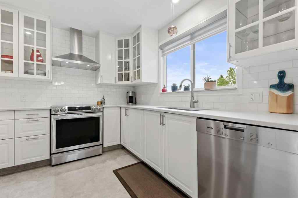 MLS® A2249395 - 103 Sandarac Place NW in Sandstone Valley Calgary, Residential