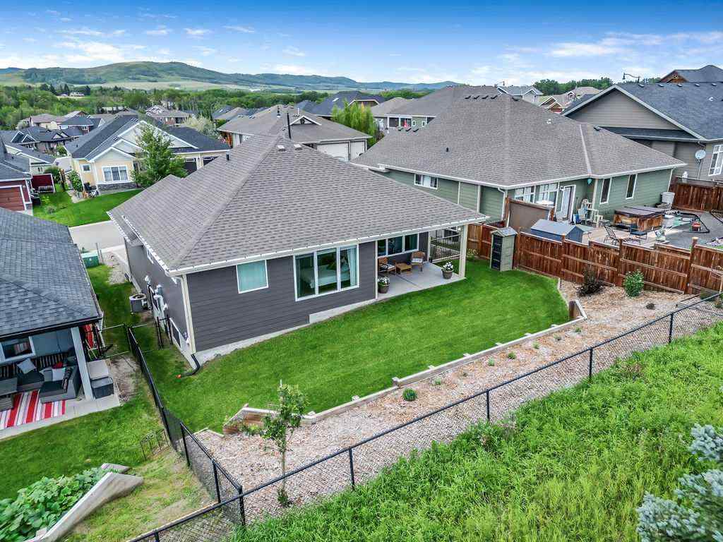 MLS® A2249397 - 443 Seclusion Valley Drive  in NONE Diamond Valley, Residential