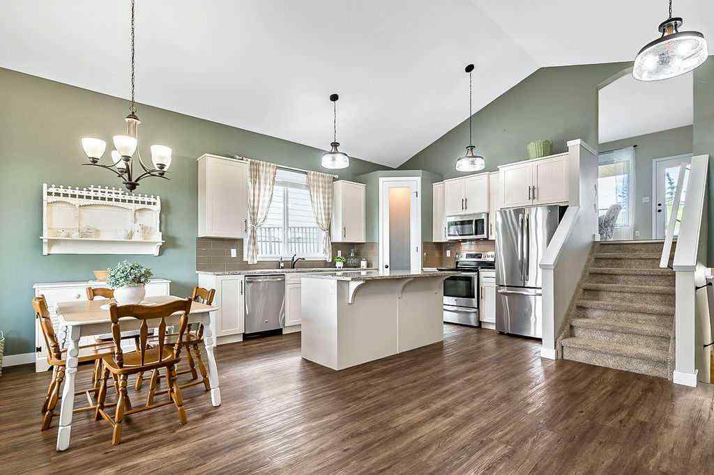 MLS® A2249397 - 443 Seclusion Valley Drive  in NONE Diamond Valley, Residential