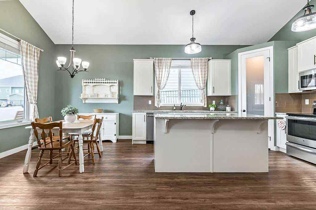 MLS® A2249397 - 443 Seclusion Valley Drive  in NONE Diamond Valley, Residential