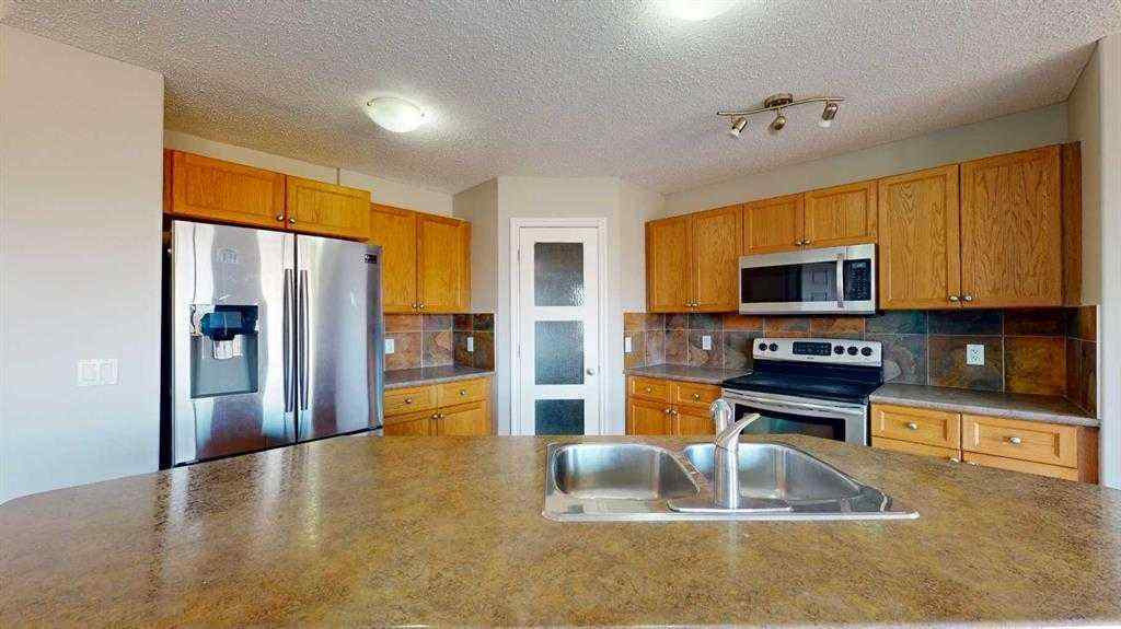 MLS® A2249414 - 334 Grosbeak Way  in Eagle Ridge Fort McMurray, Residential