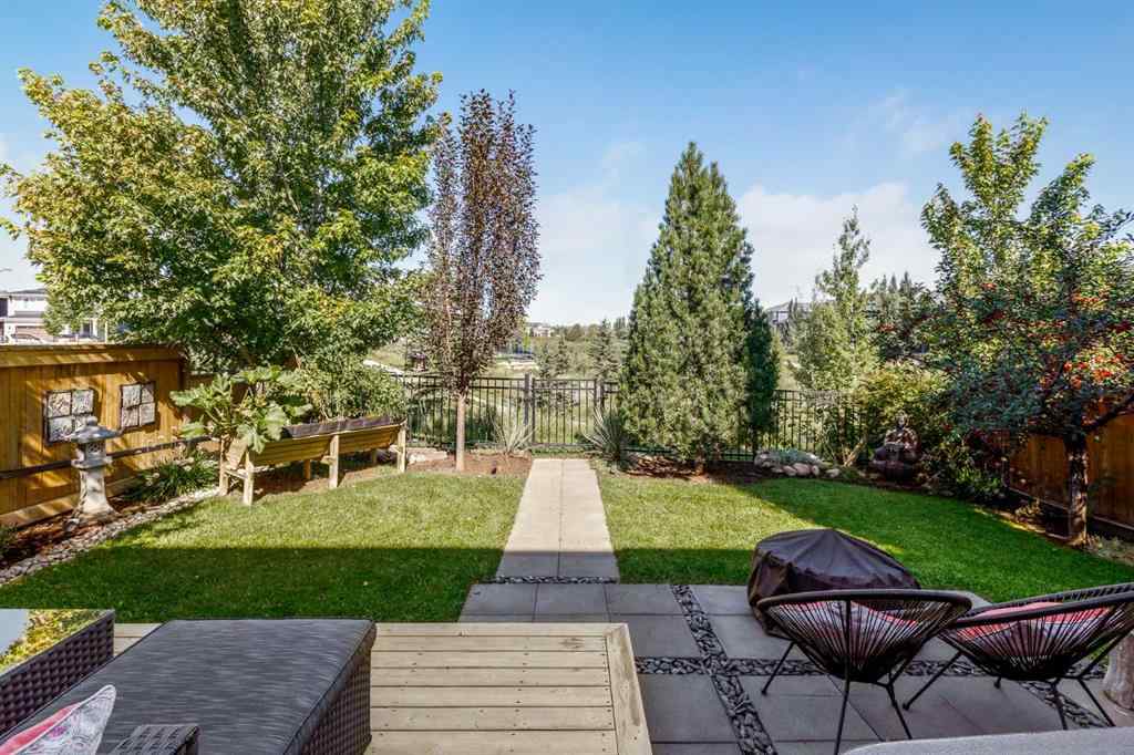 MLS® A2249415 - 10 Cranbrook Hill SE in Cranston Calgary, Residential