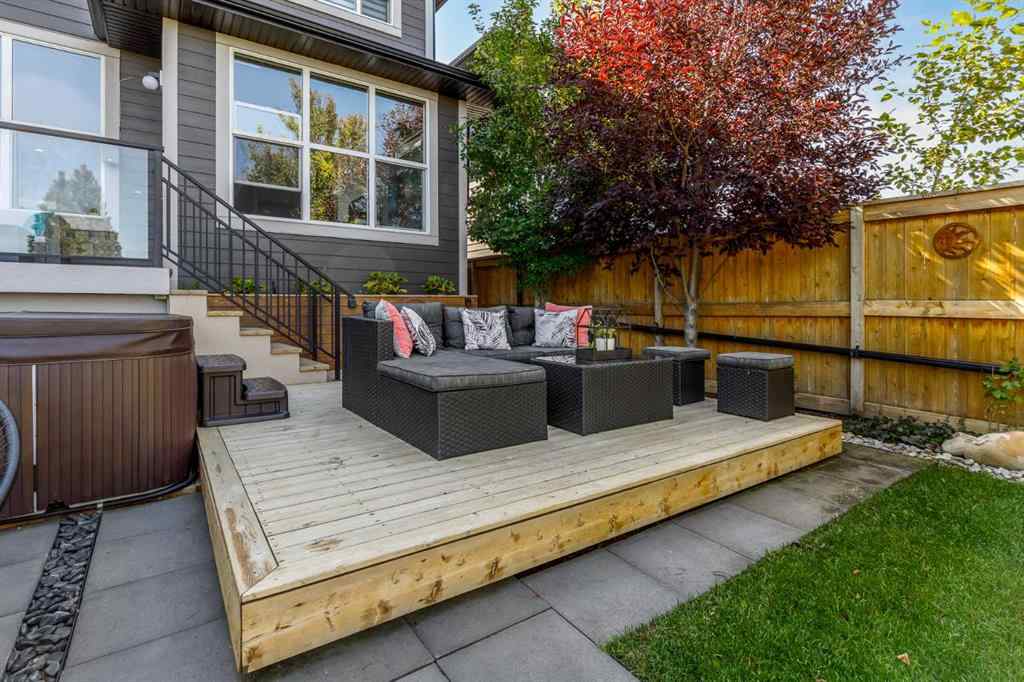 MLS® A2249415 - 10 Cranbrook Hill SE in Cranston Calgary, Residential