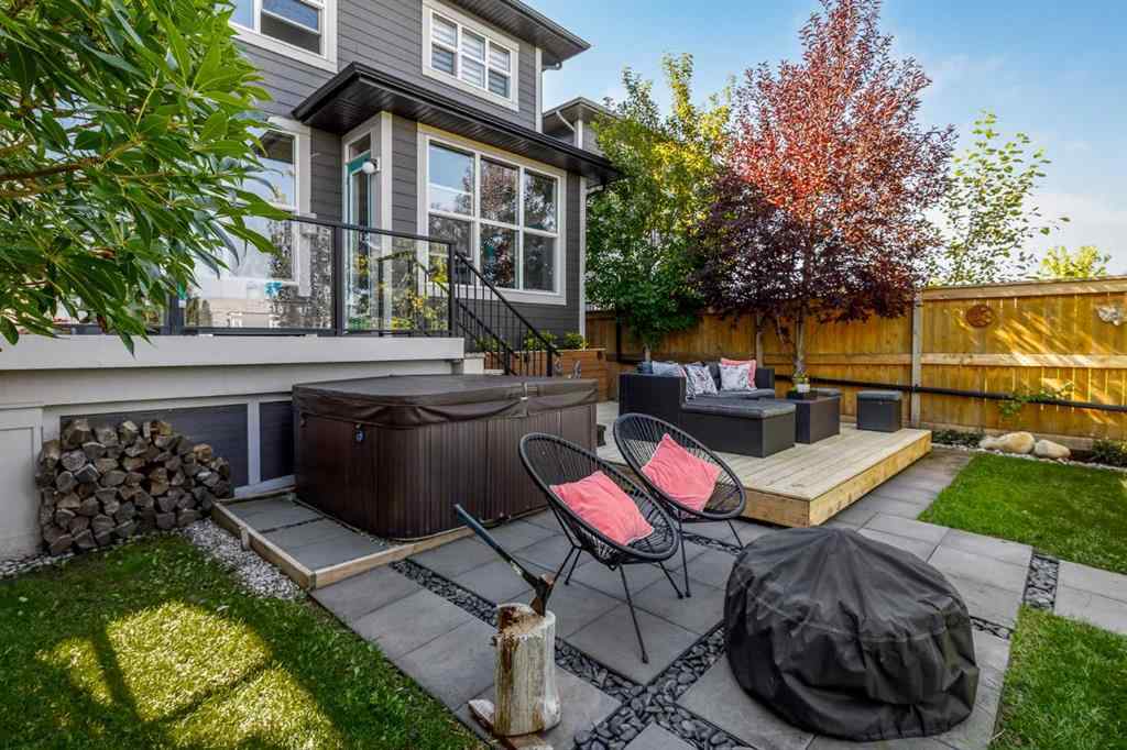 MLS® A2249415 - 10 Cranbrook Hill SE in Cranston Calgary, Residential