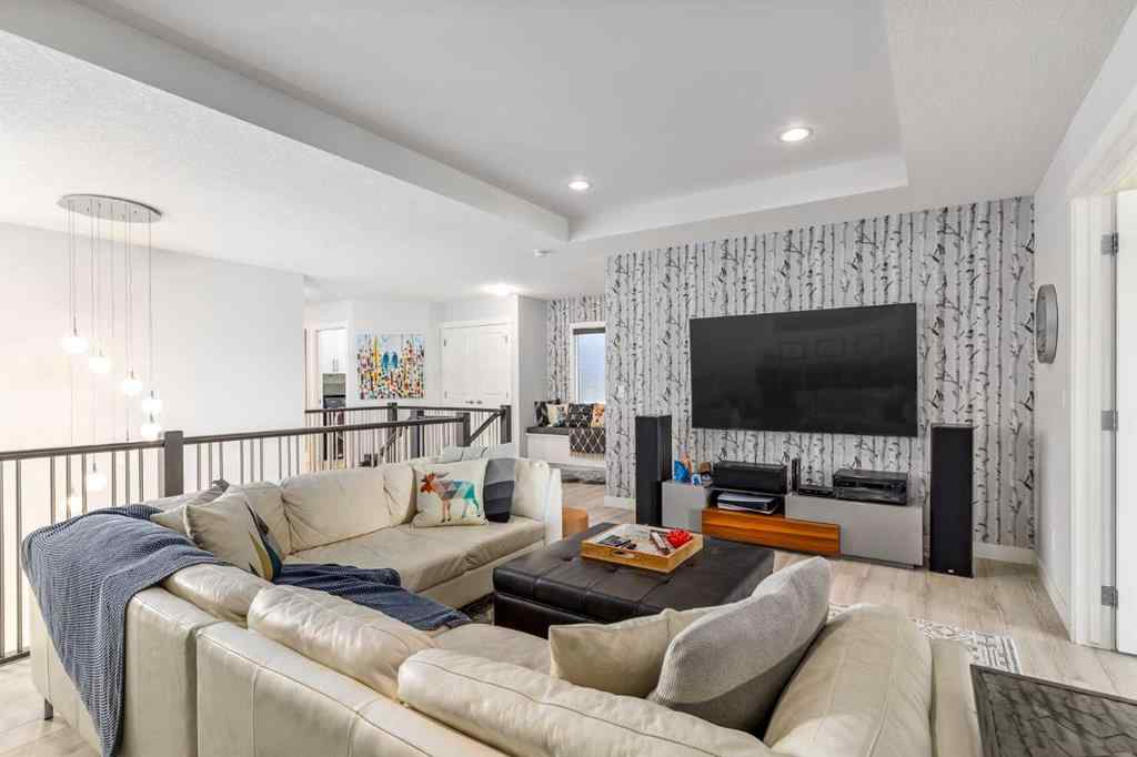 MLS® A2249415 - 10 Cranbrook Hill SE in Cranston Calgary, Residential