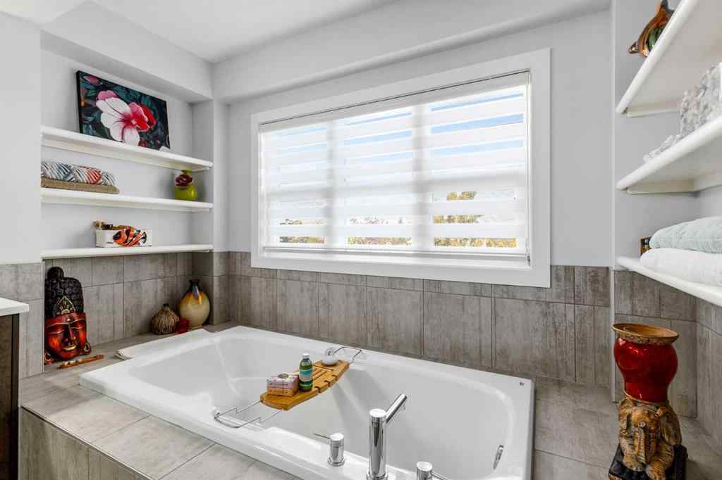 MLS® A2249415 - 10 Cranbrook Hill SE in Cranston Calgary, Residential
