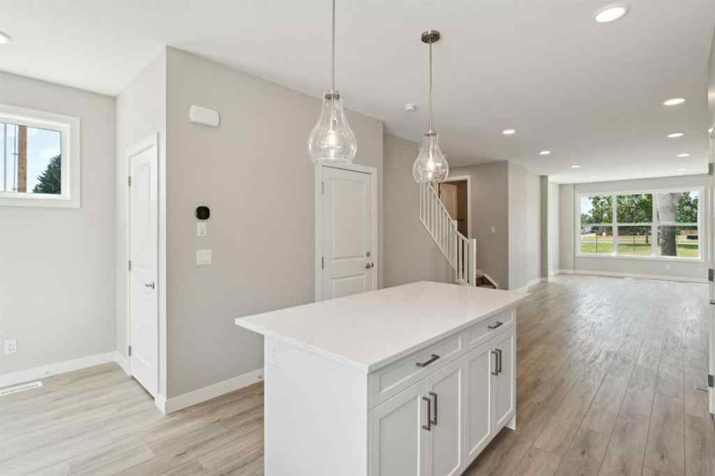 MLS® A2249430 - 10 Alderwood Close SE in Acadia Calgary, Residential