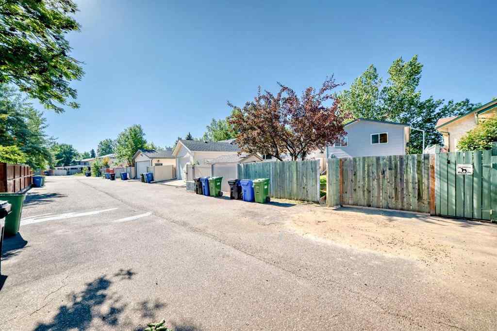 MLS® A2249467 - 102 Sunbank Way SE in Sundance Calgary, Residential