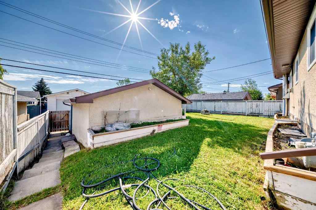 MLS® A2249490 - 6216 4 Street NE in Thorncliffe Calgary, Residential